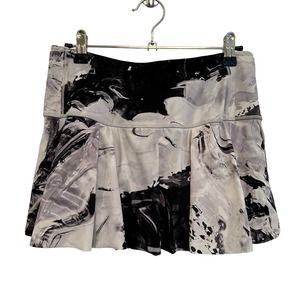 Lululemon Hit Your Stride Skirt Biggie Pigment Wave White Black RARE